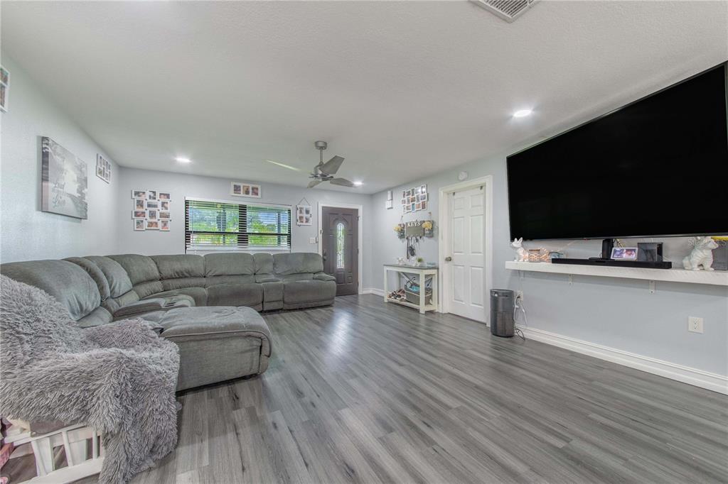2426 View Way Lakeland, FL 33810 - Photo 8 of 45