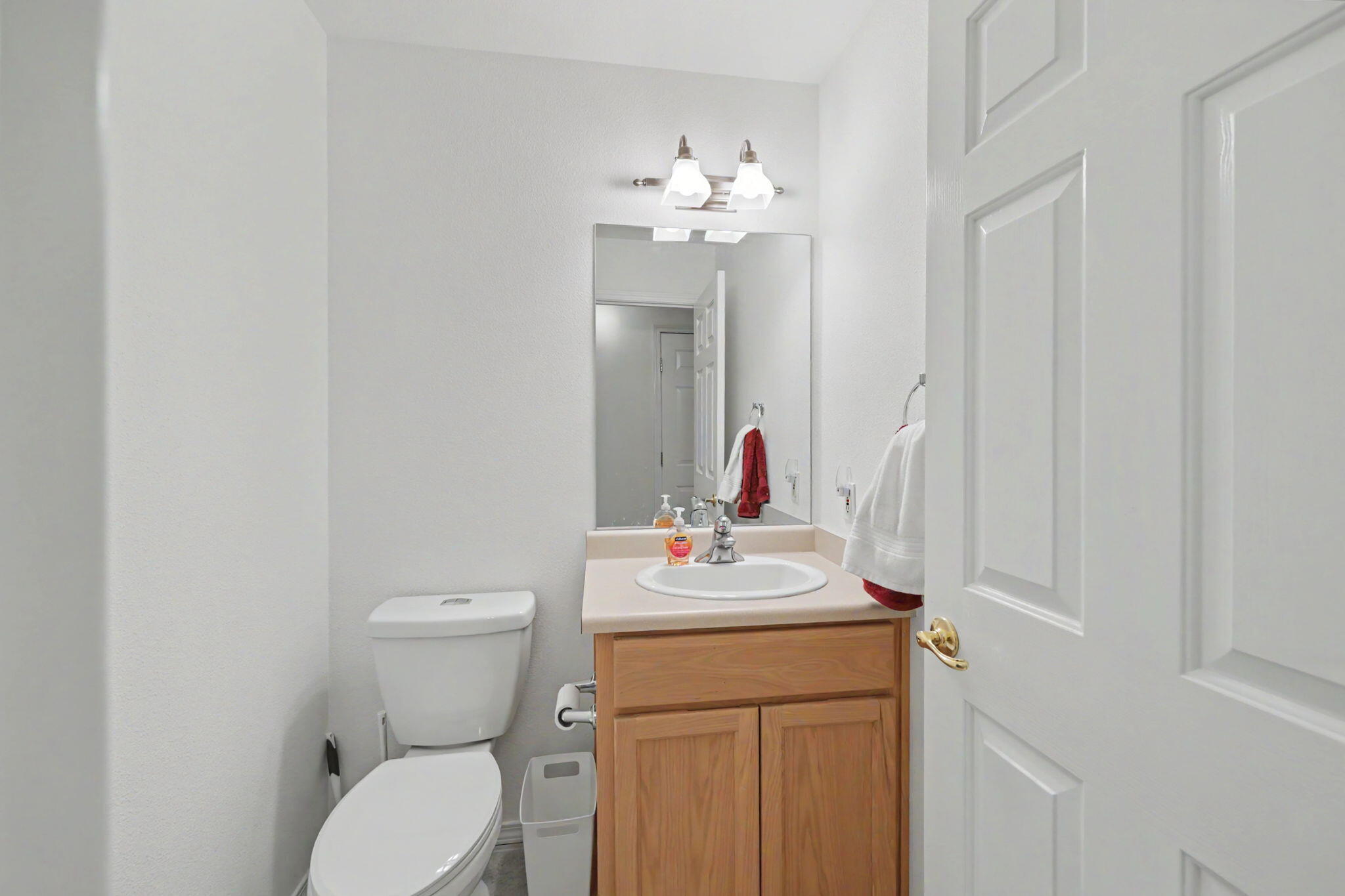 228 Talent Avenue, Unit 4 Talent, OR 97540 - Photo 14 of 23 Main level half bathroom
