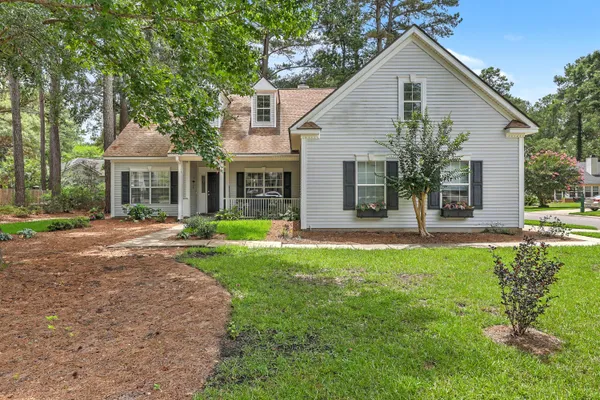$375,000 | 561 Pointe Of Oaks Road, Summerville, SC 29485