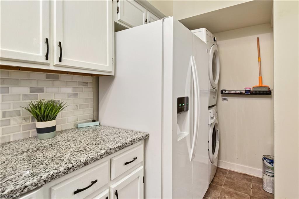 336 Meadows Circle Winston-Salem, NC 27104 - Photo 4 of 24