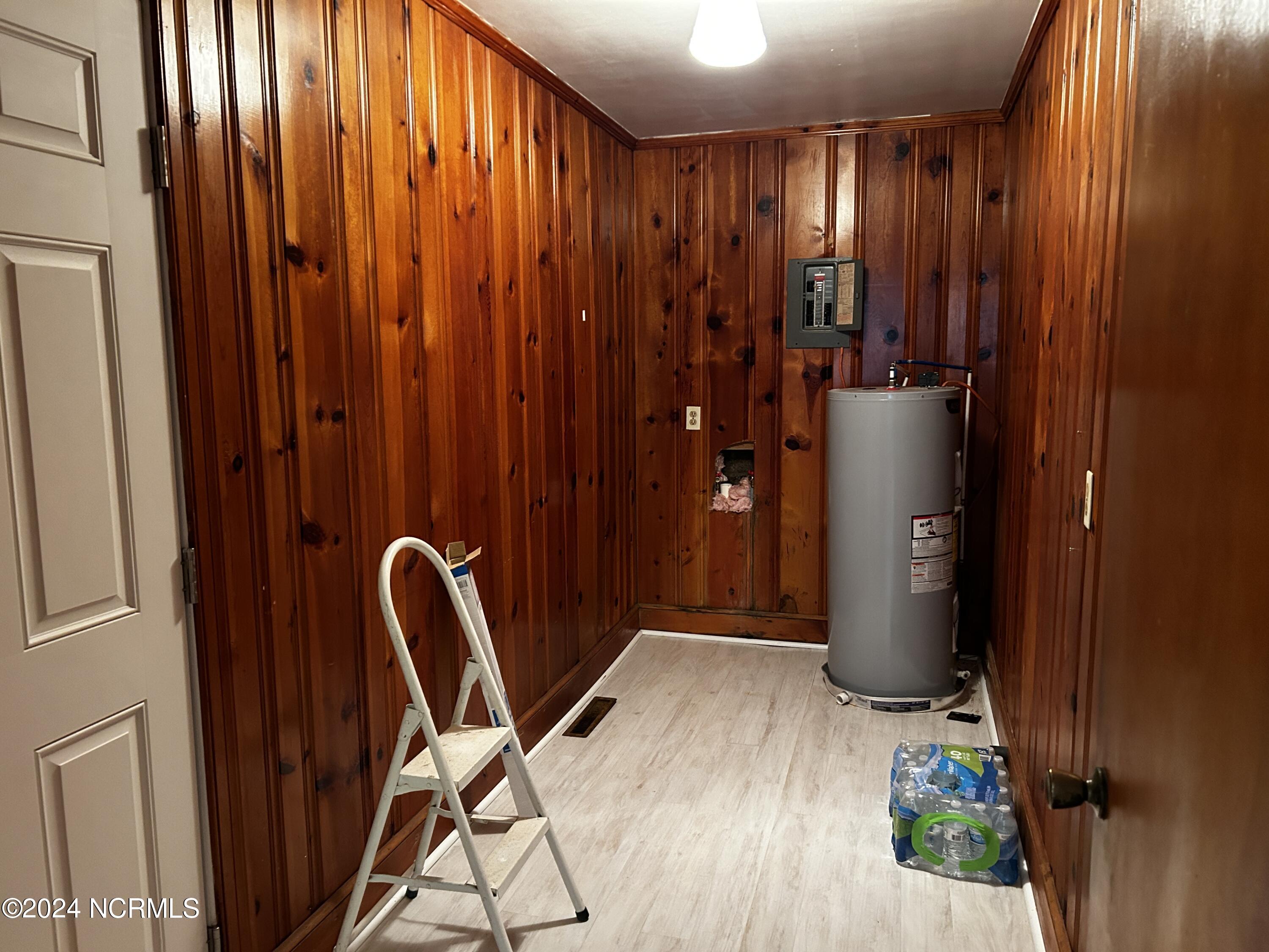 3151 Kilpatrick Road Kinston, NC 28501 - Photo 17 of 25 Laundry