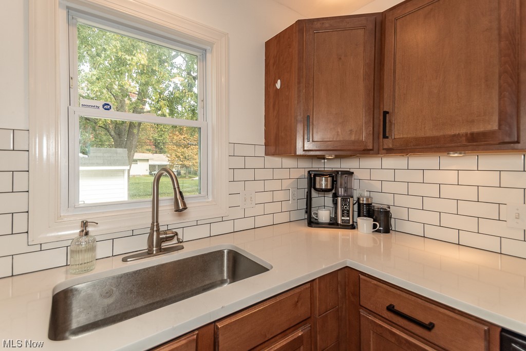 32145 Dickerson Road Willowick, OH 44095 - Photo 12 of 32 Gallery Image 12