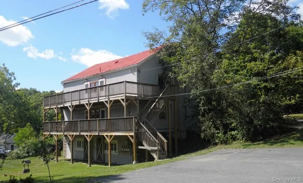 $475,000 | 234 Lake Shore Drive, Pleasant Valley, NY 12569