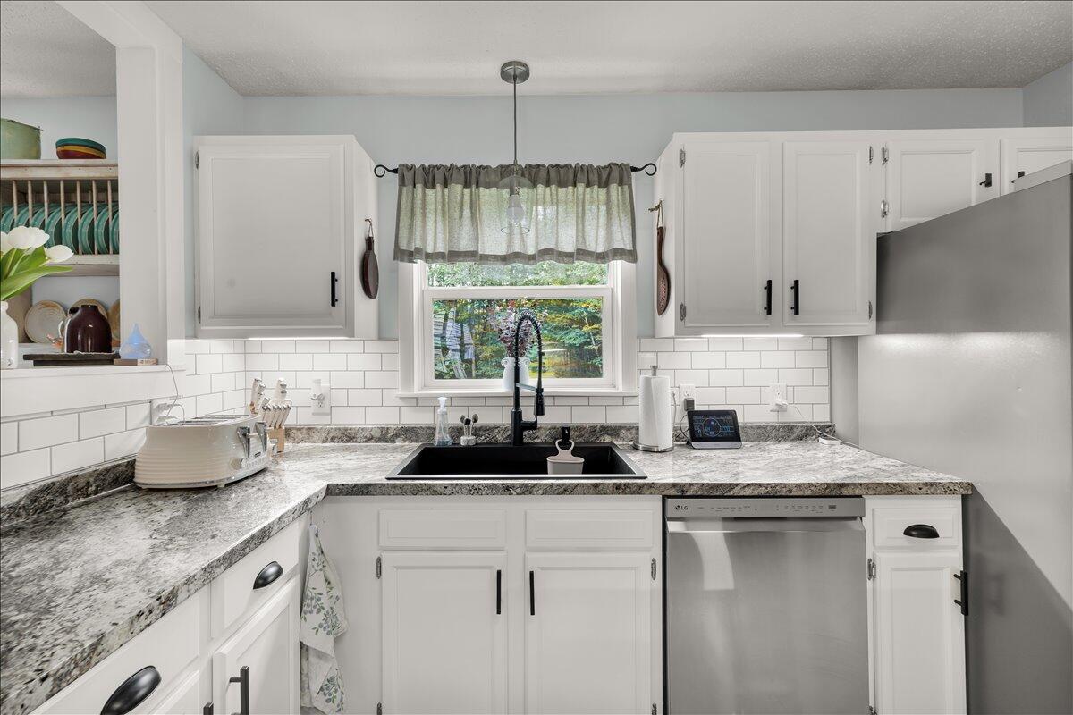 168 Baker Road Winterport, ME 04496 - Photo 8 of 49 Kitchen