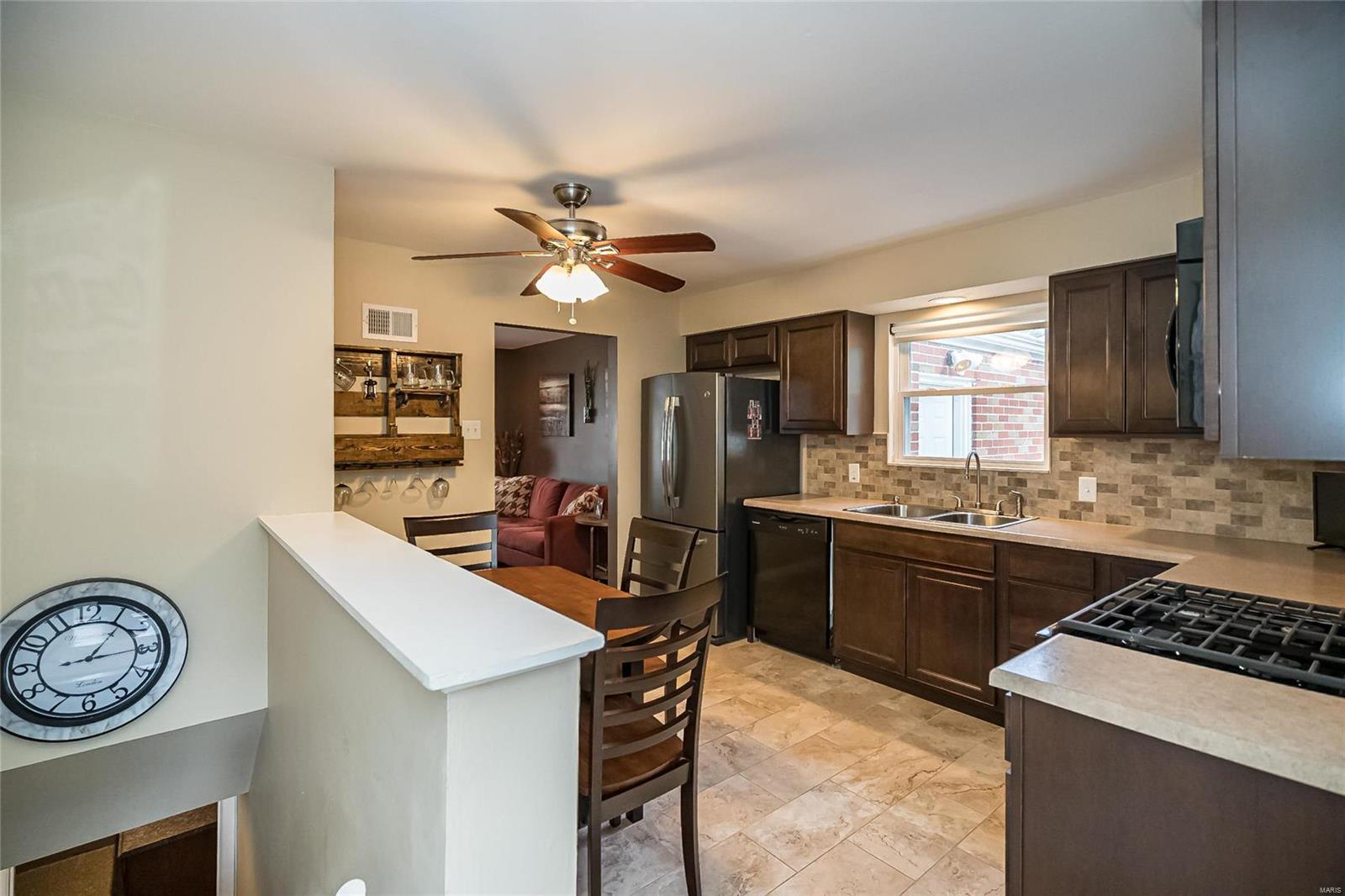 10808 Ritter Drive St. Louis, MO 63114 - Photo 11 of 38 Gallery Image 11