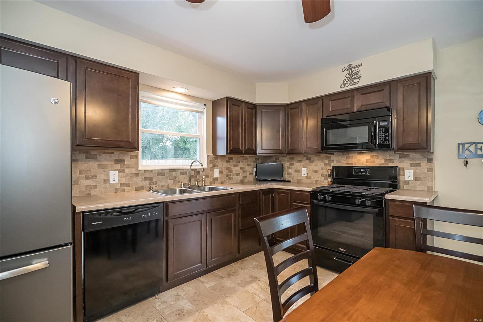 10808 Ritter Drive St. Louis, MO 63114 - Photo 9 of 38 Gallery Image 9