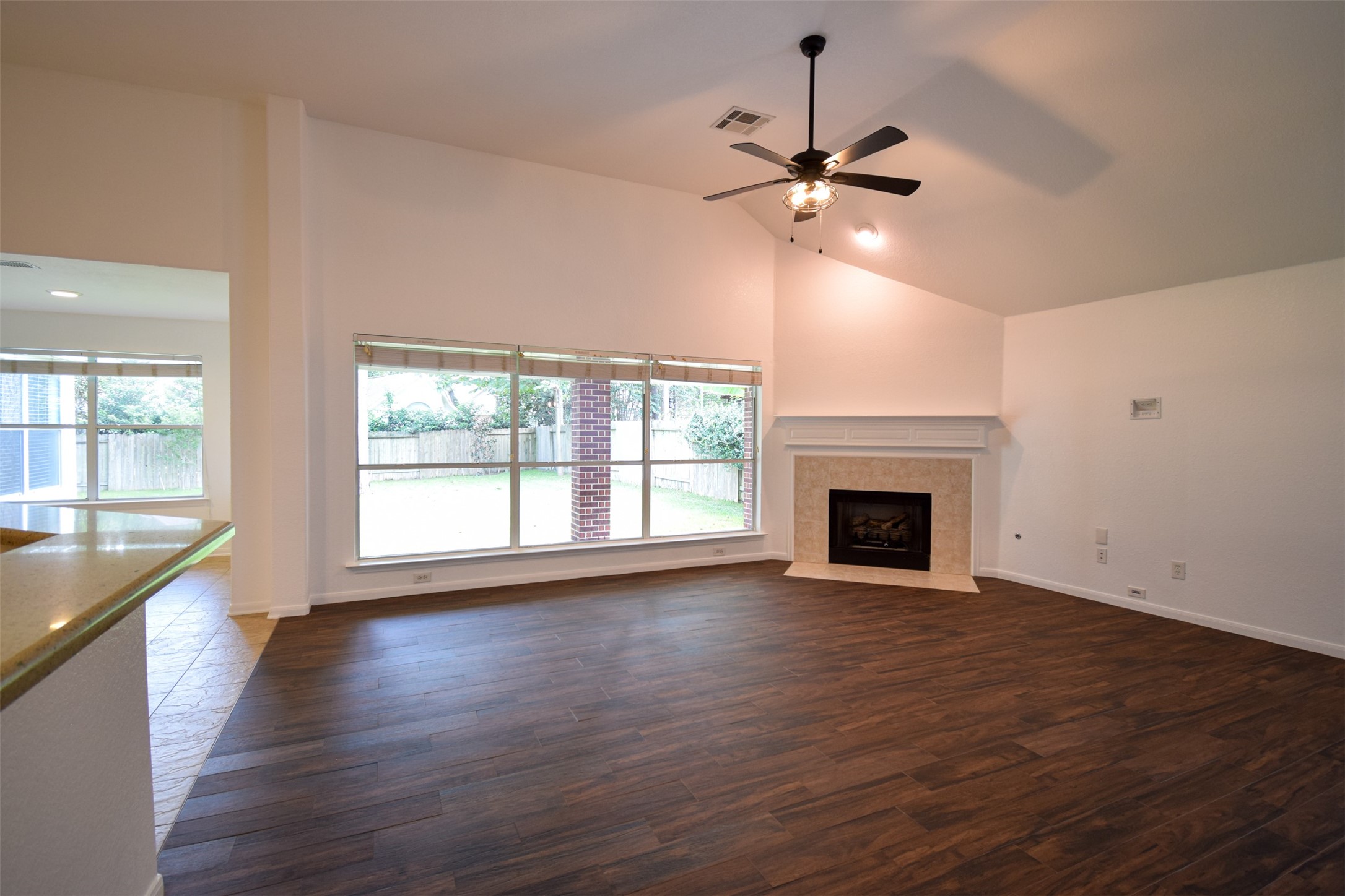 34 South Rambling Ridge Place Conroe, TX 77385 - Photo 15 of 50