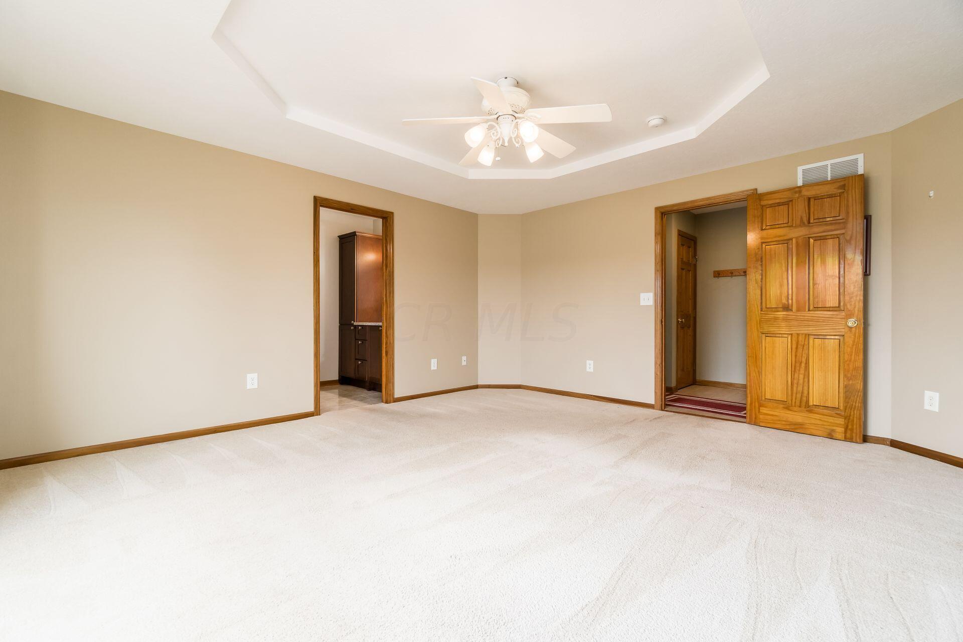 4465 Deeds Road Southwest Pataskala, OH 43062 - Photo 35 of 69 Owners Suite