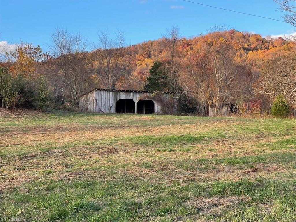 14281 Longbottom Road Traphill, NC 28685 - Photo 27 of 30 Gallery Image 27