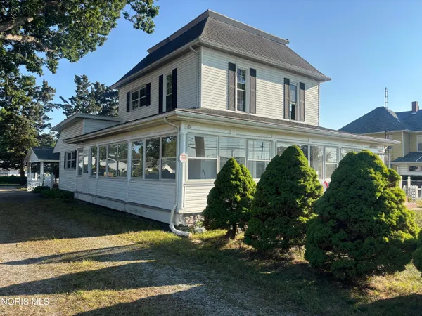 218 Chestnut Street, Swanton, OH 43558
