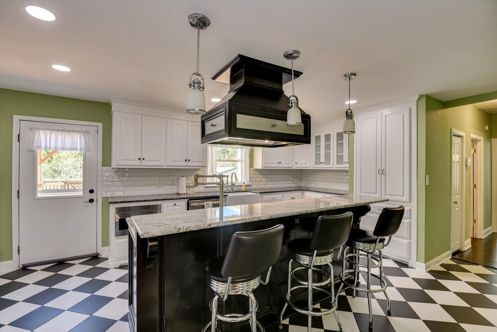 503 Jones Avenue Waynesboro, GA 30830 - Photo 17 of 19 kitchen