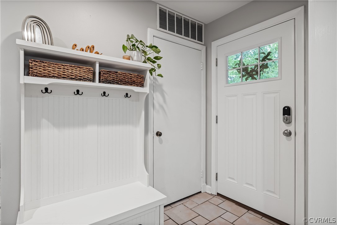 6956 Navaho Road Richmond, VA 23225 - Photo 6 of 41 Gallery Image 6