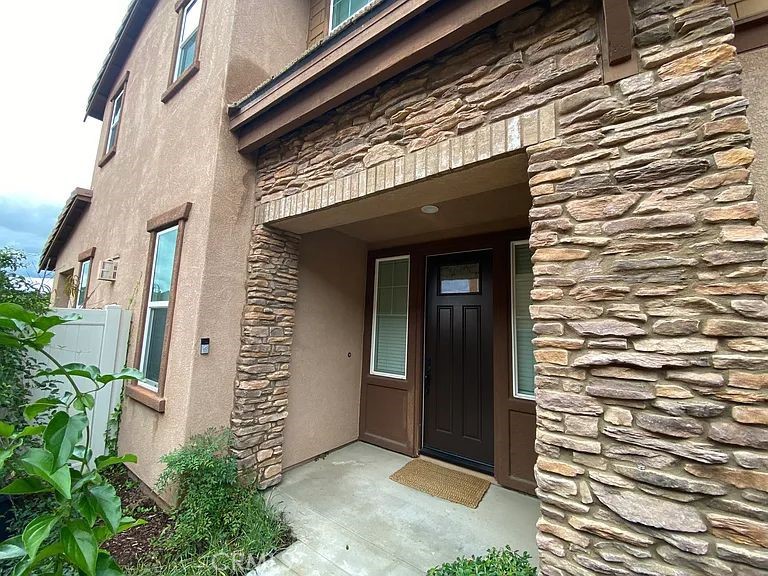 338 Ventasso Way Fallbrook, CA 92028 - Photo 4 of 9