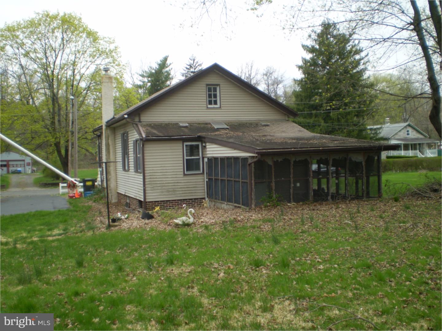 1099 Riverside Drive Pottstown, PA 19465 - Photo 2 of 11 Gallery Image 2