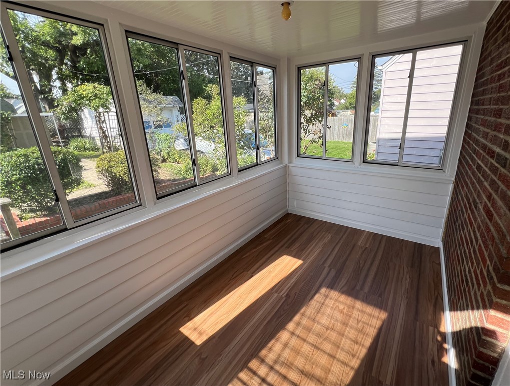 4236 Ridgeview Road Cleveland, OH 44144 - Photo 12 of 22 1st floor sunroom