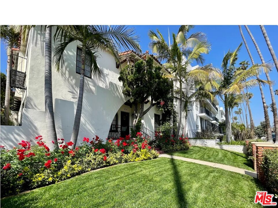 854 4th Street, Unit F Santa Monica, CA 90403 - Photo 12 of 13 a view of entryway