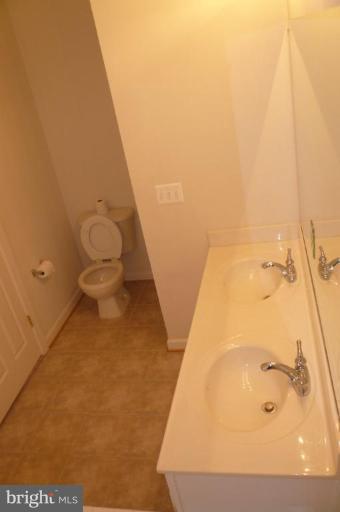 8115 Hard Shale Road Manassas, VA 20111 - Photo 19 of 26 MBA w/Separate Shower & Double Bowl Vanity