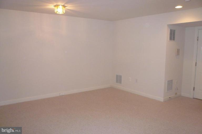 8115 Hard Shale Road Manassas, VA 20111 - Photo 22 of 26 Lower Level Rec Room