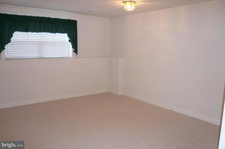8115 Hard Shale Road Manassas, VA 20111 - Photo 23 of 26 Finished Lower Level 2