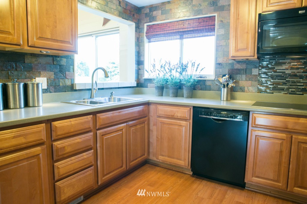 20927 Ben Howard Road Monroe, WA 98272 - Photo 9 of 25 Gallery Image 9