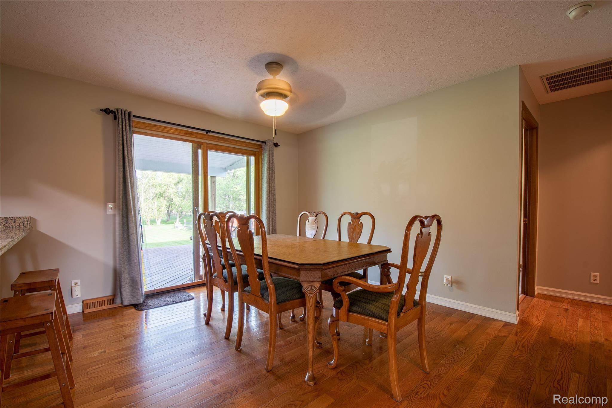 2107 Fisk Road Howell, MI 48843 - Photo 10 of 30 Dining