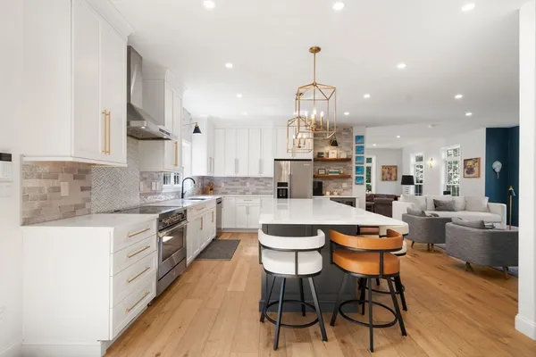 $1,290,000 | 70 Indian Pond Road, Kingston, MA 02364
