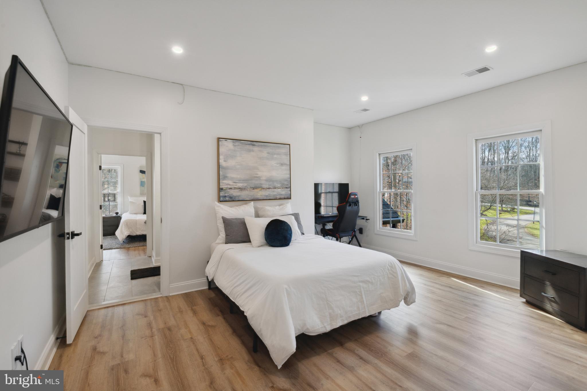 212 May Lane Edgewater, MD 21037 - Photo 35 of 68 3rd upper level bedroom with access to full bath