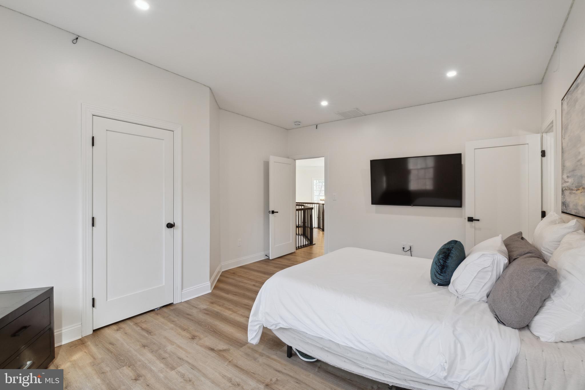 212 May Lane Edgewater, MD 21037 - Photo 36 of 68 3rd upper level bedroom