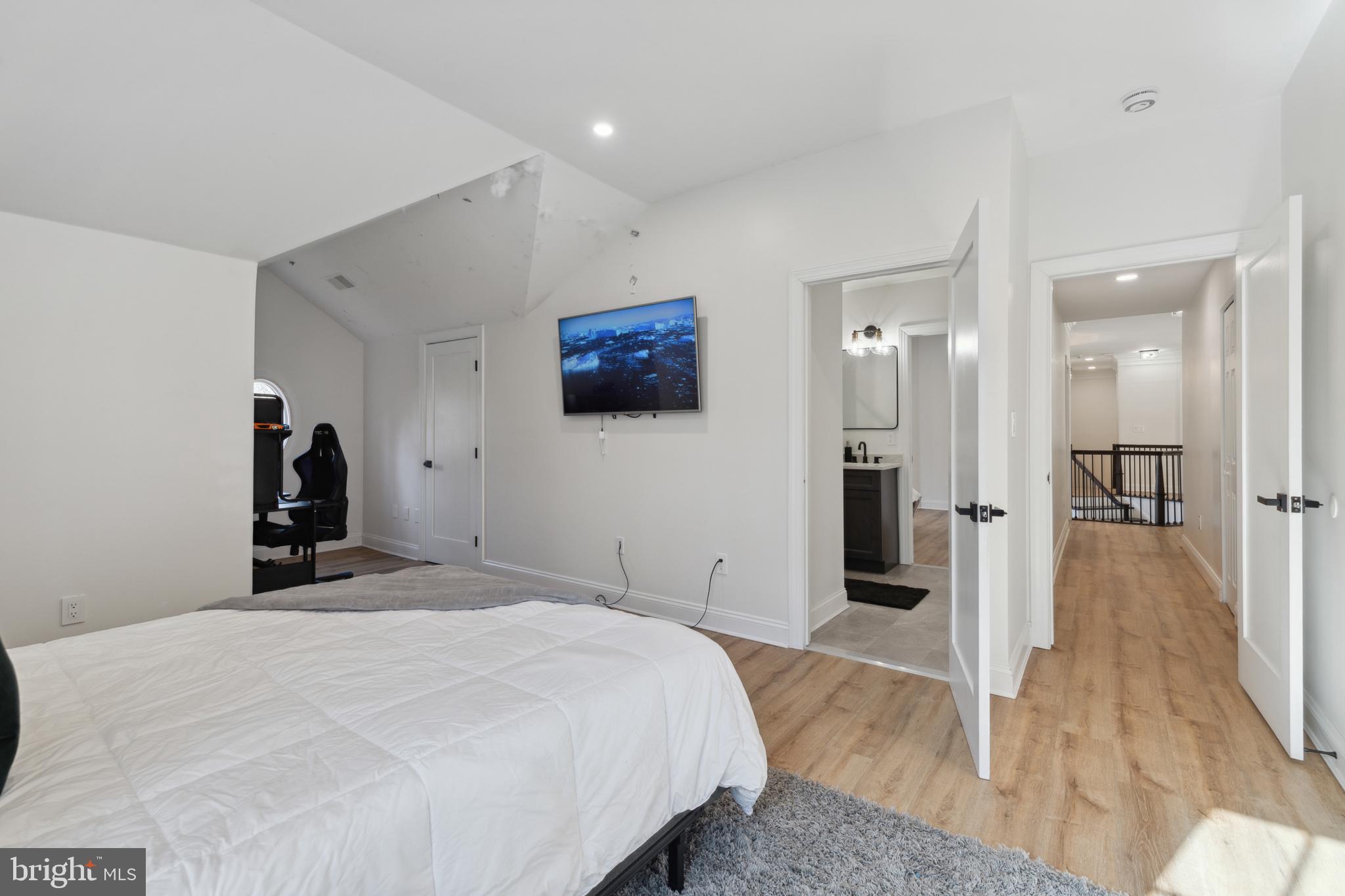 212 May Lane Edgewater, MD 21037 - Photo 39 of 68 4th upper level bedroom boasts 2 large closets