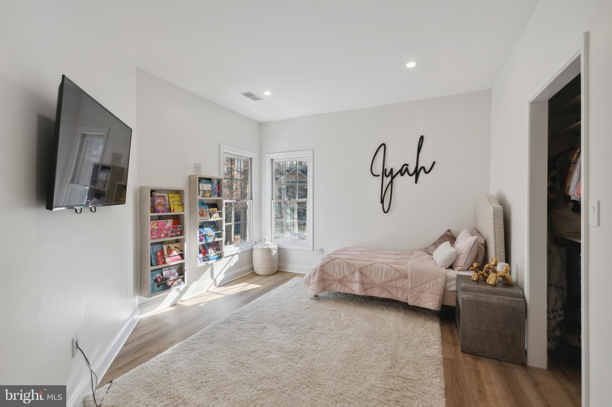 212 May Lane Edgewater, MD 21037 - Photo 40 of 68 5th Upper Level bedroom