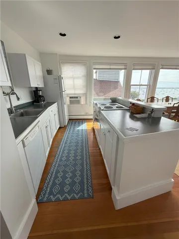 $2,800 | 9 Union Street, Unit 2, Jamestown, RI 02835