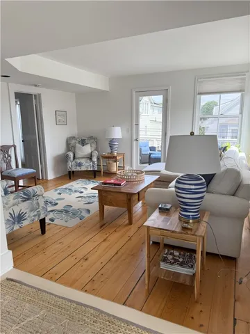 $2,800 | 9 Union Street, Unit 2, Jamestown, RI 02835