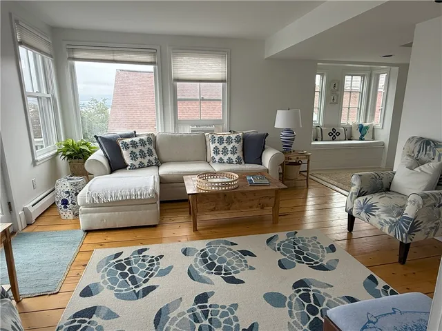 $2,800 | 9 Union Street, Unit 2, Jamestown, RI 02835