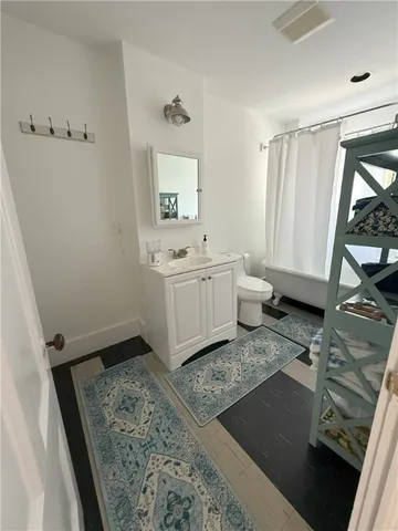 $2,800 | 9 Union Street, Unit 2, Jamestown, RI 02835