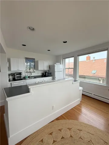 $2,800 | 9 Union Street, Unit 2, Jamestown, RI 02835