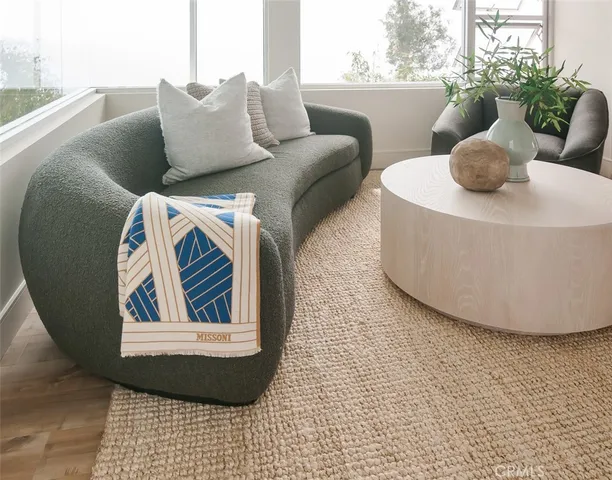 a view of sitting area with furniture