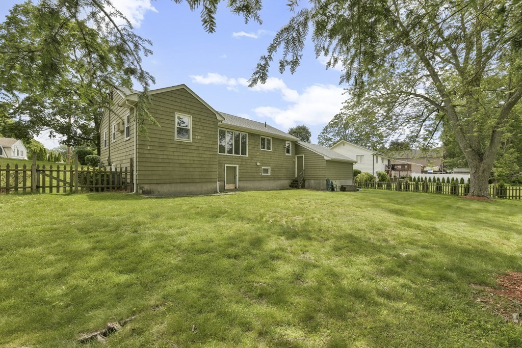 12 Ellen Road Stoneham, MA 02180 - Photo 18 of 19 Gallery Image 18