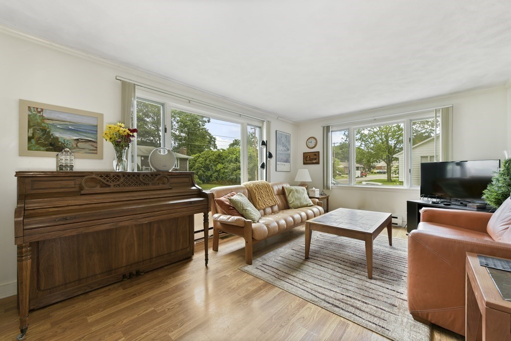 12 Ellen Road Stoneham, MA 02180 - Photo 4 of 19 Gallery Image 4
