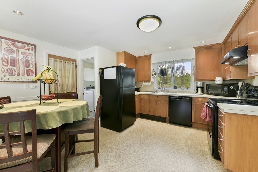 12 Ellen Road Stoneham, MA 02180 - Photo 7 of 19 Gallery Image 7