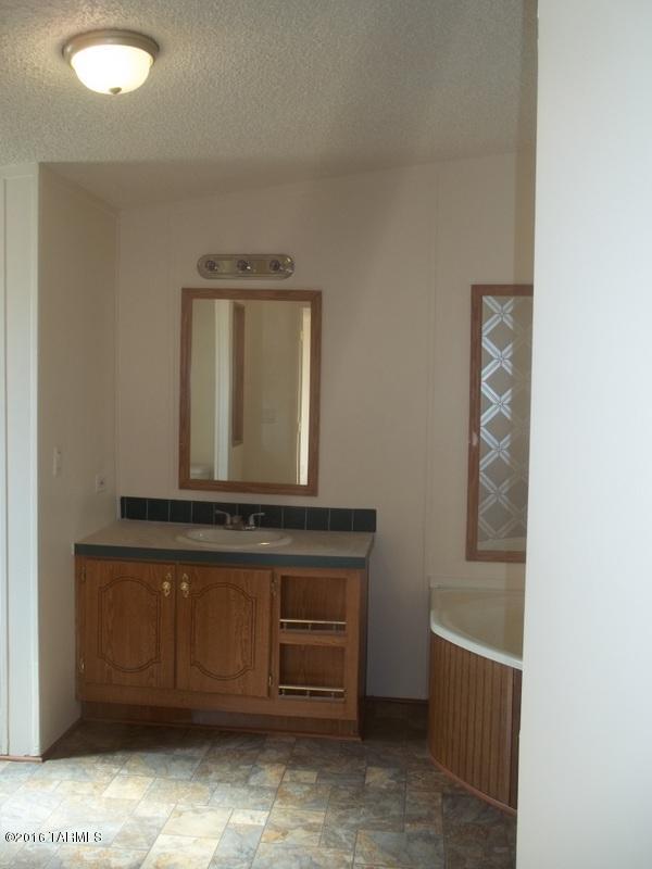13310 North Derringer Road Marana, AZ 85653 - Photo 12 of 18