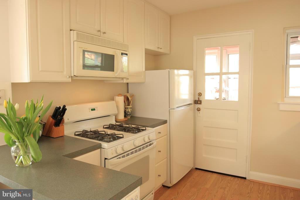 2925 Johnson Road Falls Church, VA 22042 - Photo 5 of 23 Kitchen
