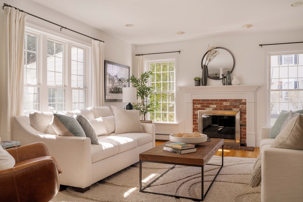 12 Sawmill Road Walpole, MA 02081 - Photo 5 of 35