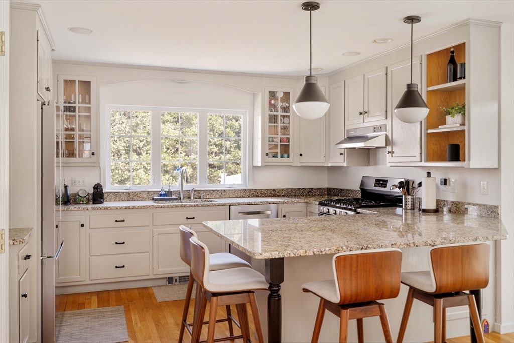 12 Sawmill Road Walpole, MA 02081 - Photo 7 of 35