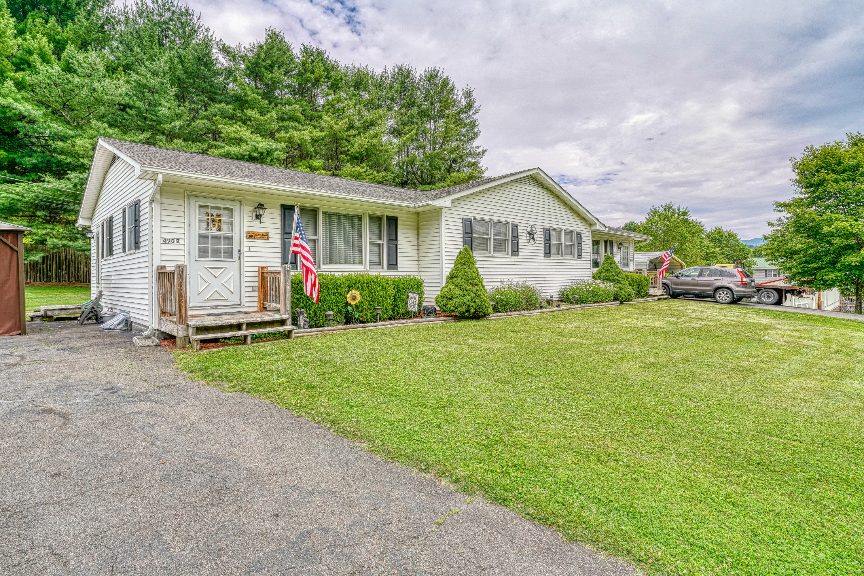 490 Hospital Road, Unit 1 Mountain City, TN 37683 - Photo 2 of 35 490H_DSC08417-2