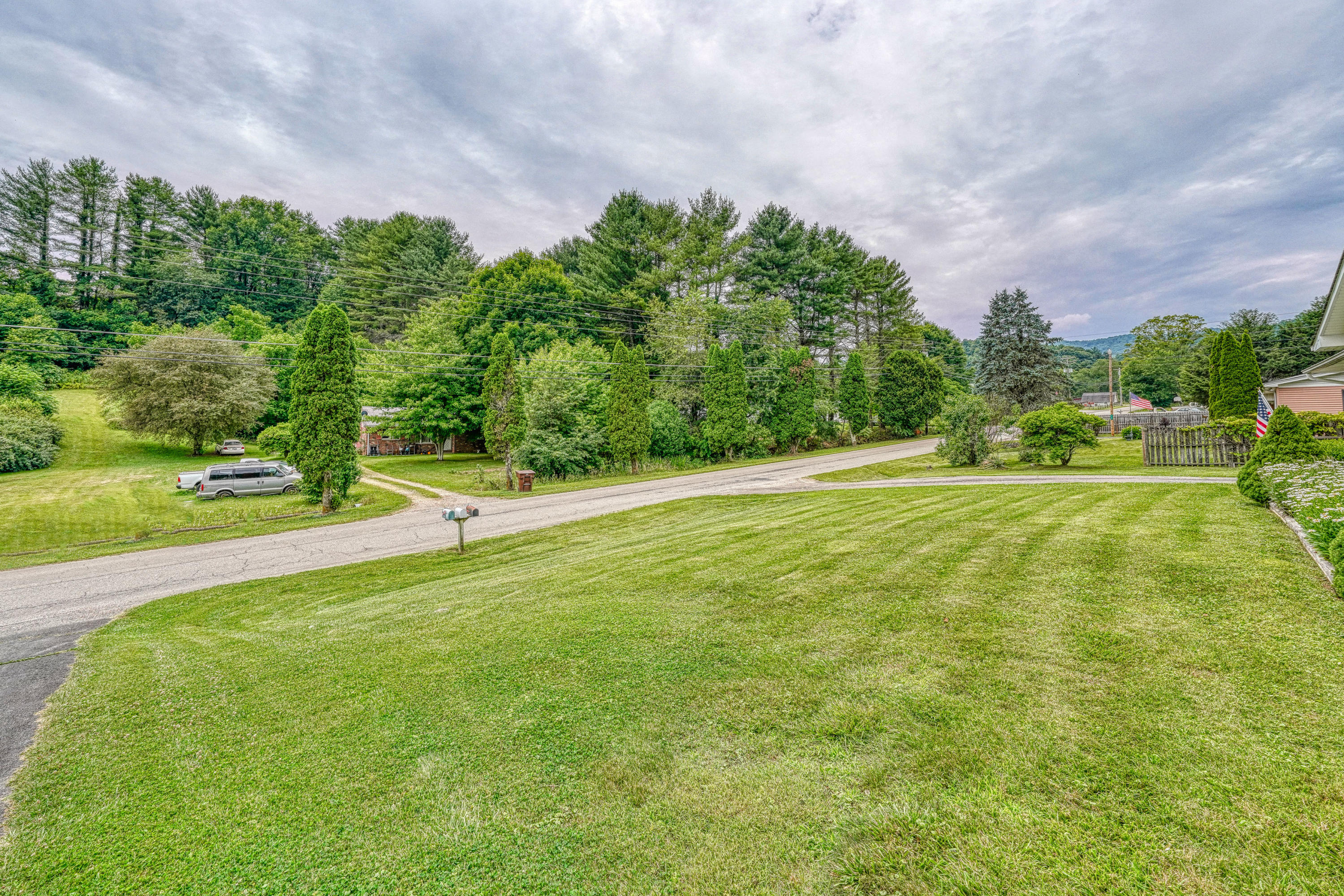 490 Hospital Road, Unit 1 Mountain City, TN 37683 - Photo 9 of 35 490H_DSC08447-9