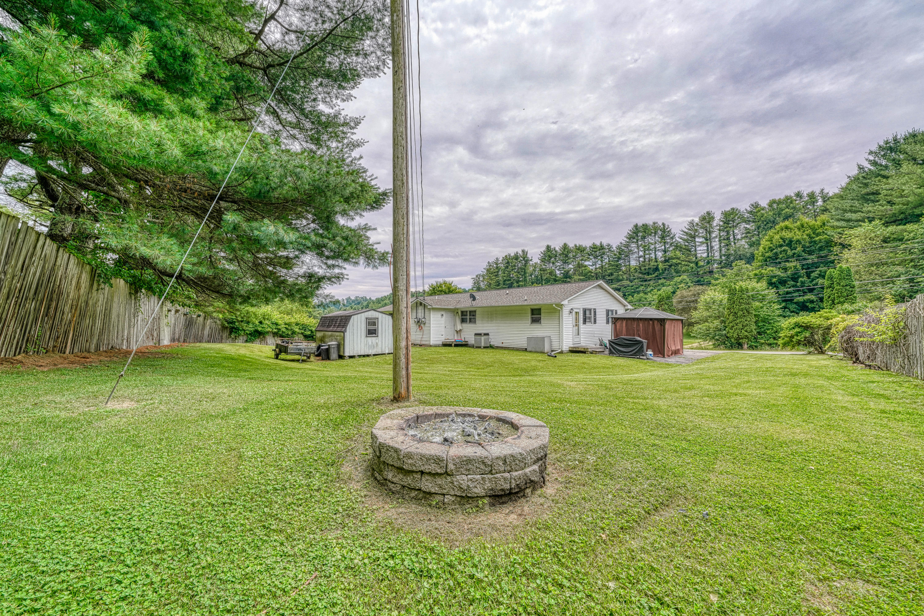490 Hospital Road, Unit 1 Mountain City, TN 37683 - Photo 10 of 35 490H_DSC08450-10