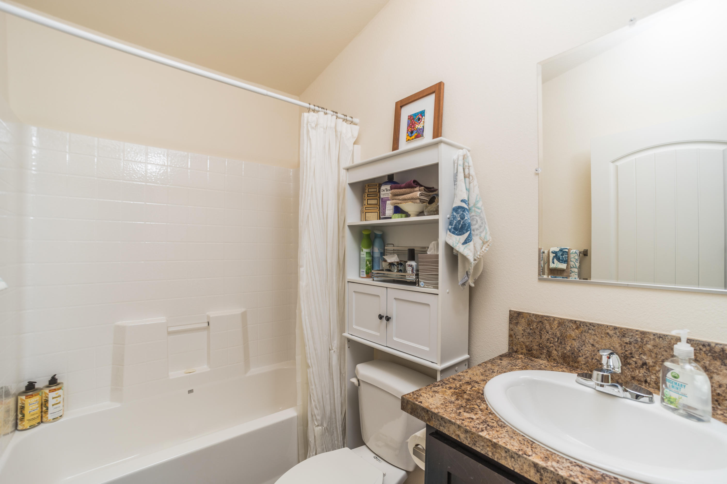 857 Carol Rae Medford, OR 97501 - Photo 11 of 27 079A3810-Edit
