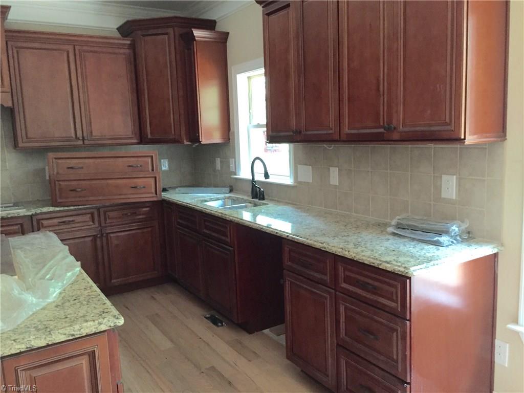 5517 Salem View Road Pfafftown, NC 27040 - Photo 9 of 12 Gallery Image 9