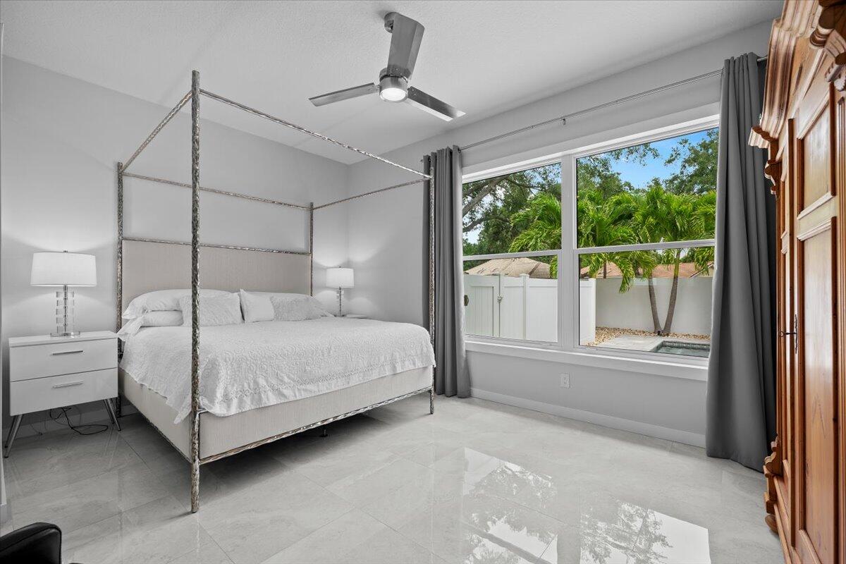 169 Hampton Circle Jupiter, FL 33458 - Photo 12 of 30 169 Hampton Circle