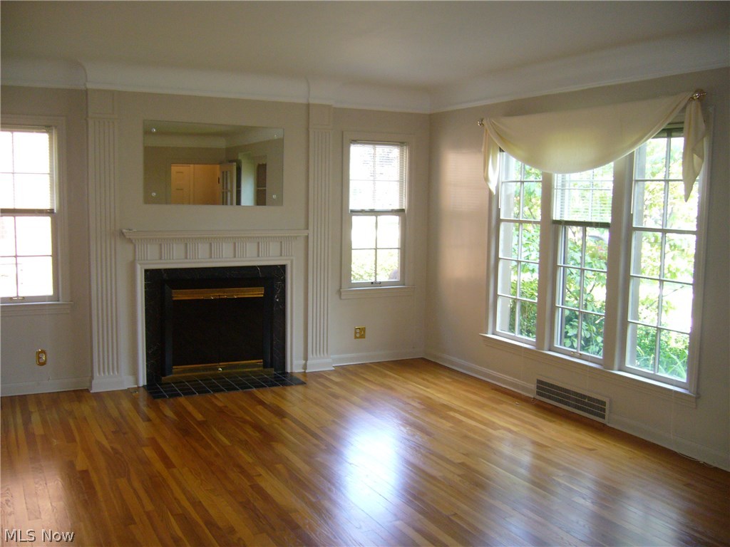 3820 Hillbrook Road Cleveland, OH 44118 - Photo 2 of 22 Gallery Image 2